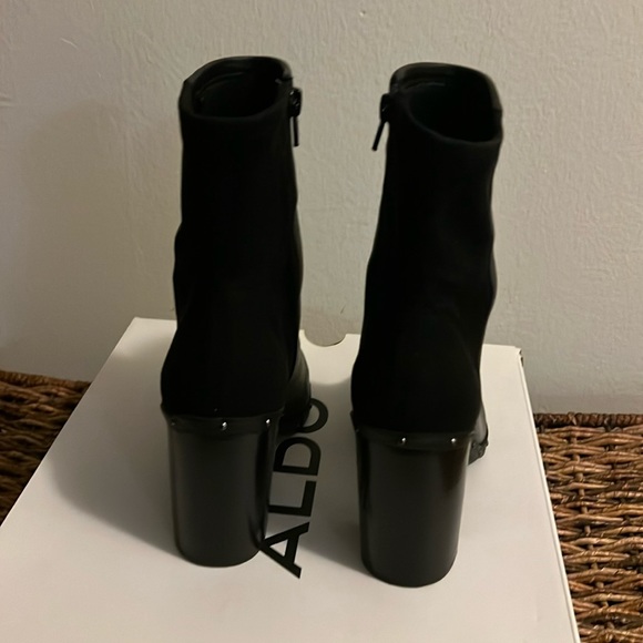 ALDO Ankle Boots size 9!  Like new condition!! - Picture 4 of 8